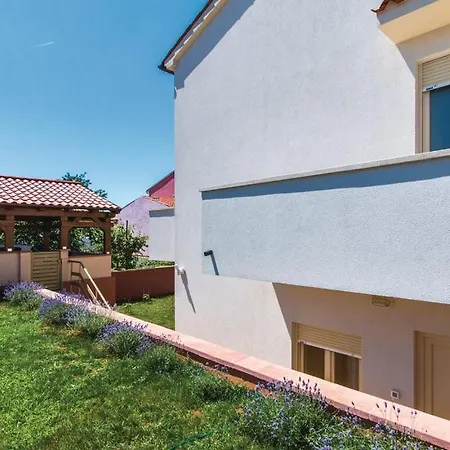 דירה Garden With Terrace And Grill *