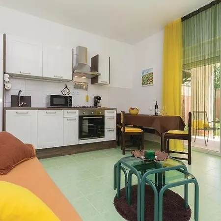 Apartament Garden With Terrace And Grill Pula