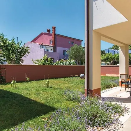 Garden With Terrace And Grill Apartament Pula