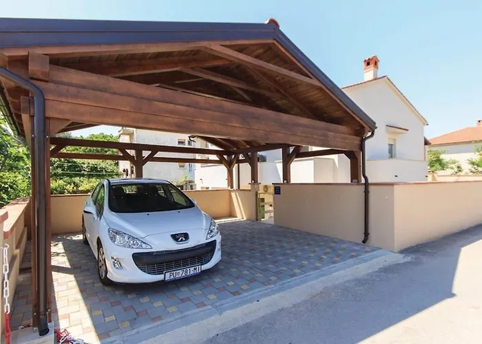 Garden With Terrace And Grill