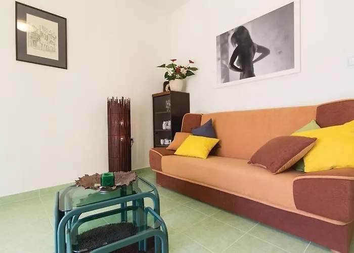 Garden With Terrace And Grill Apartment