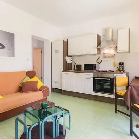 Garden With Terrace And Grill アパート *